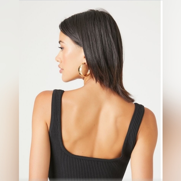 Black Ribbed Crop Top - Picture 2 of 5